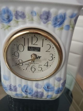 Reloj de Porcelana Vintage Flores Azules