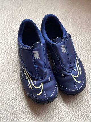 Zapatillas futbito niño Nike azul/verde