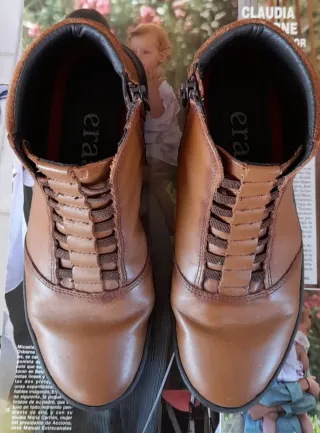 Botines de piel color café Talla 38