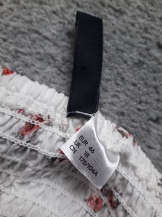 Blusa H&M floral manga abullonada