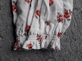 Blusa H&M floral manga abullonada