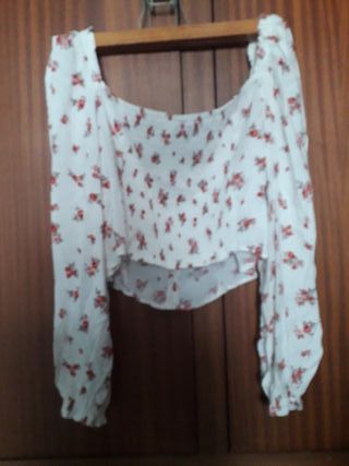 Blusa H&M floral manga abullonada