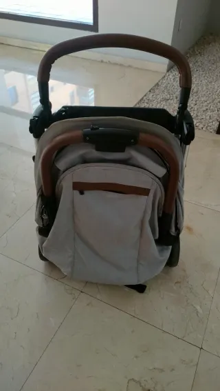 Silla de paseo ligera gris