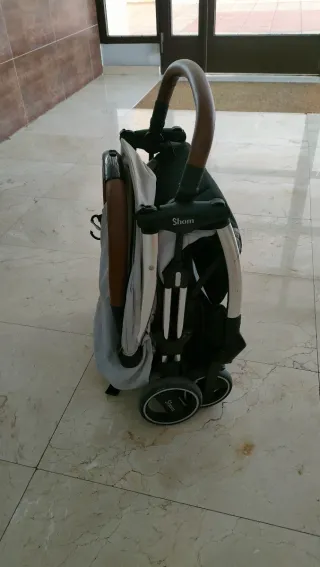 Silla de paseo ligera gris