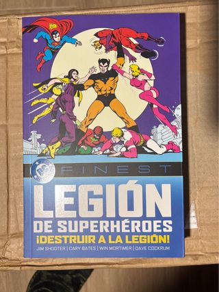 DC Finest. Legión de Superhéroes: ¡Destruir a la L