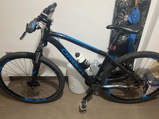 Bicicleta Montaña Azul y Negra