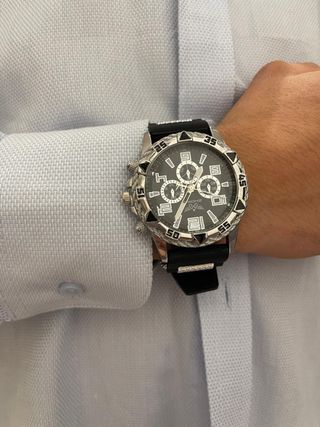 Reloj esfera plateada metálica