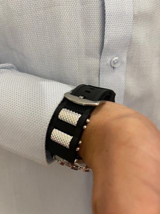 Reloj esfera plateada metálica