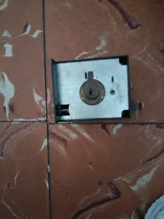 Cerradura de embutir con 2 llaves