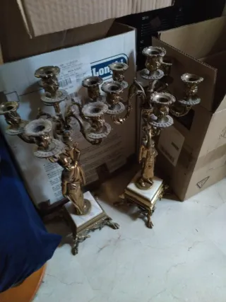 POR MUDANZA Candelabros de Bronce y reloj