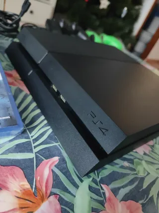 PS4 CUH-1216B + Mando + Micro + Giochi e altro
