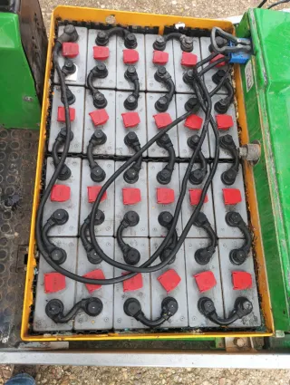 Carretilla Eléctrica CESAB Triciclo 1500kg