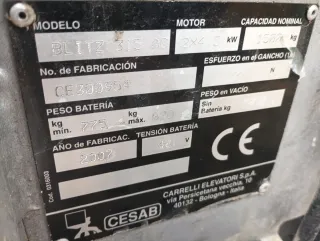 Carretilla Eléctrica CESAB Triciclo 1500kg