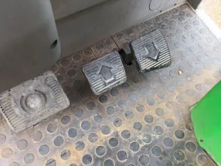 Carretilla Eléctrica CESAB Triciclo 1500kg