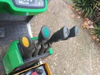 Carretilla Eléctrica CESAB Triciclo 1500kg