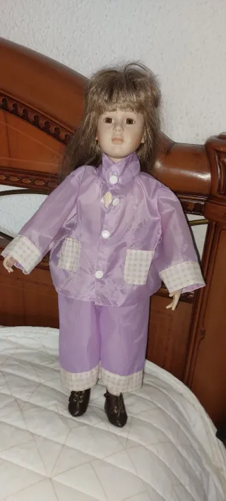 Bambola di porcellana vintage