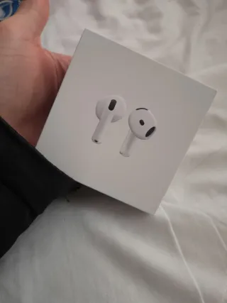 AirPods 4