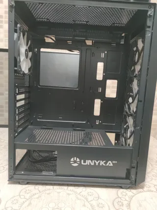 Caja PC Unikach