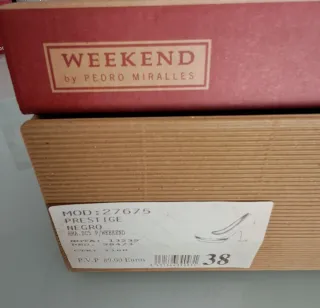 Zapatos de salón negros de ante