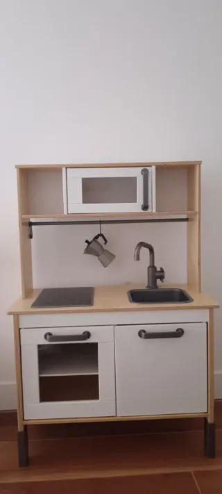 Cocinita infantil IKEA casi nueva