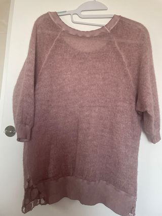 Jersey rosa y falda estampada