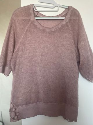 Jersey rosa y falda estampada