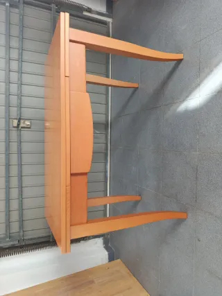 Mesa de cocina extensible.