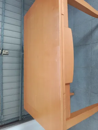 Mesa de cocina extensible.