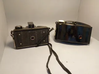 2 Vecchie Fotocamere: Coronet e Photax