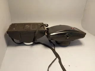 2 Vecchie Fotocamere: Coronet e Photax