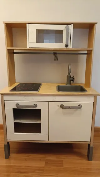 Cocinita de madera Ikea