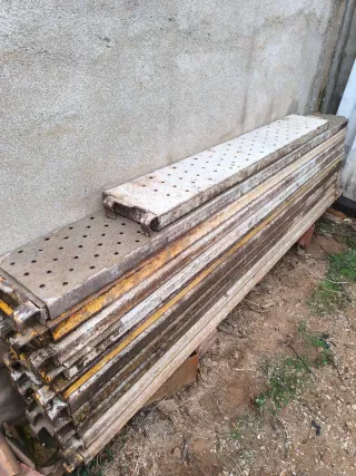 Base de andamio metálico