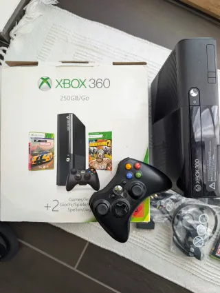 Xbox 360 250GB con giochi e controller