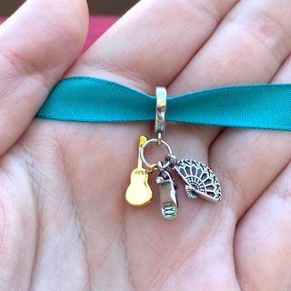 CHARM FLAMENCO GUITARRA ABANICO