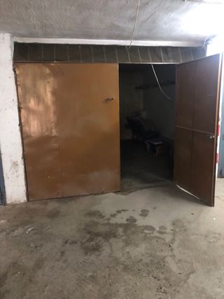 COCHERA GARAJE CERRADA.  NO MOLESTAR PARA ALQUILAR