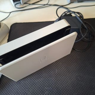 Nintendo Switch OLED con funda.