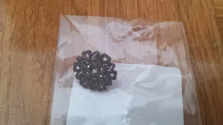 Piercing mandala gris