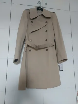 Abrigo Beige Clásico