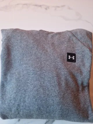 Sudadera Under Armour gris