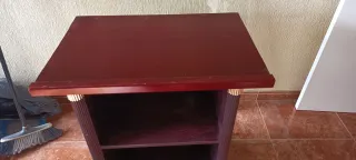 Mesita vintage con ruedas , venir a recoger