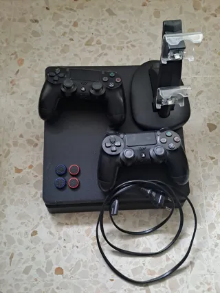 PS4 (PlayStation 4) Nera + Accessori