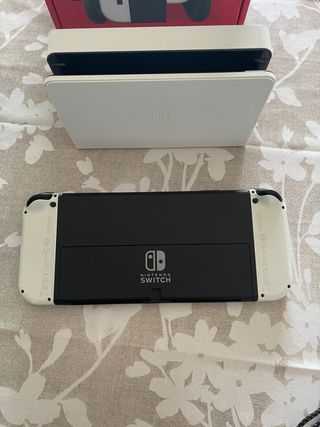 Nintendo Switch OLED Bianco e Nero
