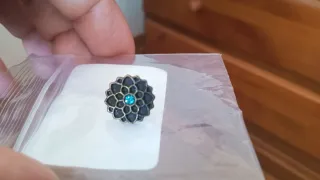 Piercing mandala piedra azul.