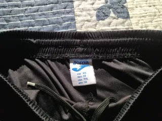 2 Pantalones cortos deporte negros chico T. 13-14