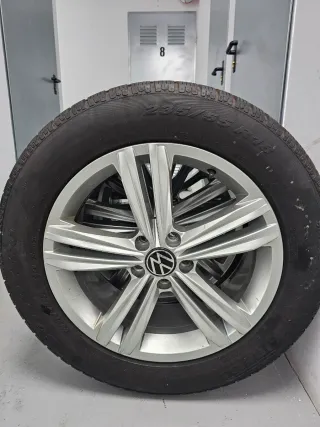 Llantas 18 VW Tiguan cin neumáticos PIRELLI