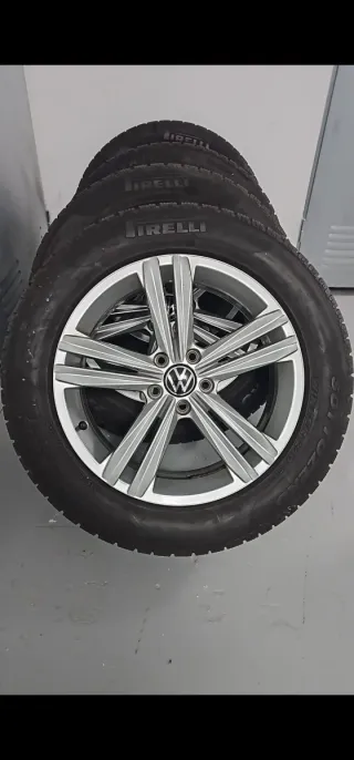 Llantas 18 VW Tiguan cin neumáticos PIRELLI