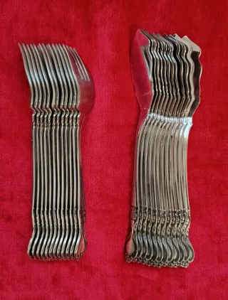 Cubertería Monix 18/10 años 70 de 109 piezas