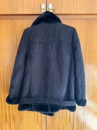 Abrigo Negro Stradivarius Talla S