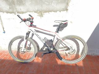 Bicicleta Montaña Blanca y Roja Orbea 26