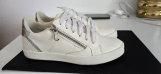 Zapatillas Geox Blancas y Plateadas